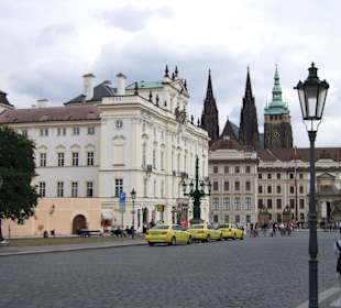 Platz kurz vor der Burg