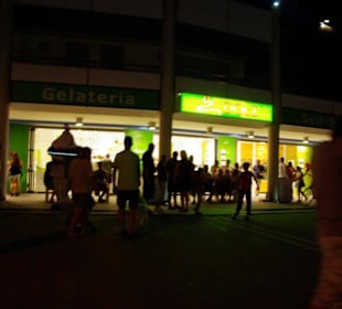 Bibi Einkauf in der Nacht