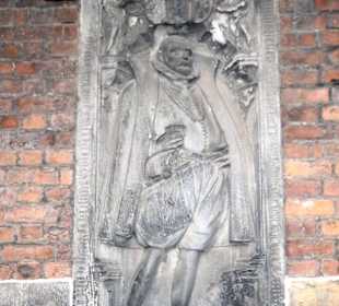 Epitaphe an der Außenwand