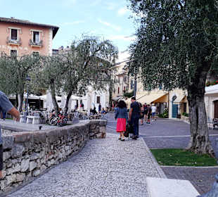 Hafen Torri del Benaco