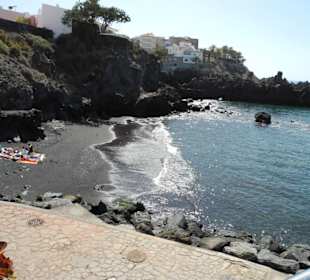 Kleiner Strand am Hafen