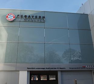 Vorm Trainingsgelände