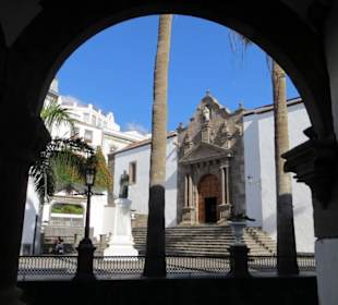 Die Kirche San Salvador im Zentrum