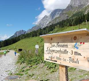 Hinweisschild zu Paulis Sennerei