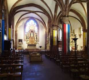 Blick in die ehemals getrennten Kirchenschiffe