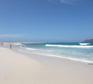 Dünnenstrand mit Blick auf Insel Lobos