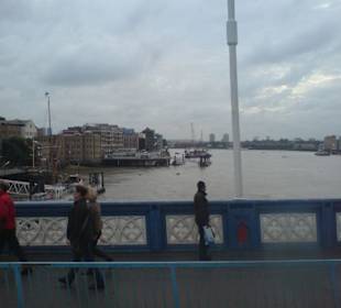 Die Themse von der Tower Bridge aus