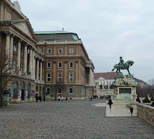 Nationalgalerie und Reiterstandbild Prinz Eugen