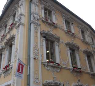 Falkenhaus: Touristeninformation und Stadtbücherei