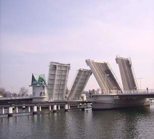 Geöffnete Klappbrücke