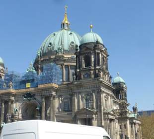 Es bröckelt am Dom, deswegen Sicherheitsnetze