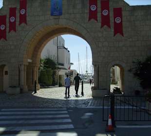 Eingang zum Hafen