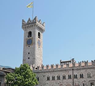 Blick vom Domplatz zum Palazzo Pretorio
