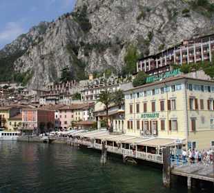 Hafeneinfahrt nach Limone