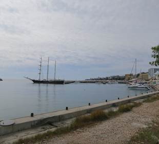 Yachthafen, hinter mir gehts zum FKK-Strand