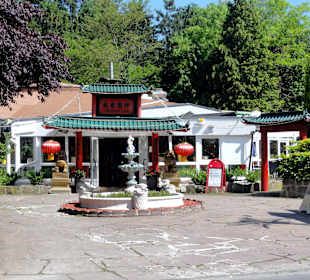 Eingang zum Restaurant Dschingis Khan
