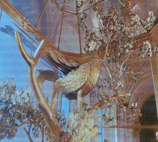Eremitage St. Petersburg Palasträume goldene Uhr