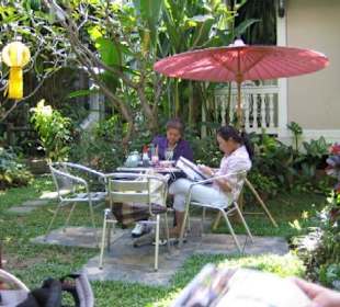 Der schöne Garten vom Tea House Siam Celadon.