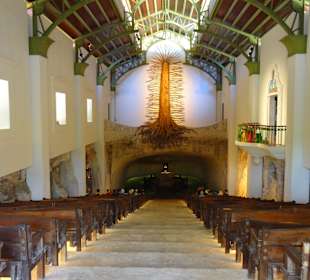 Kirche im Park
