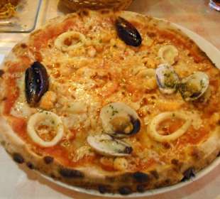 Meeresfrüchte Pizza