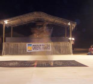 Bauchtänzerin abends im Wüstencamp