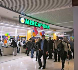 Interior del centro comercial