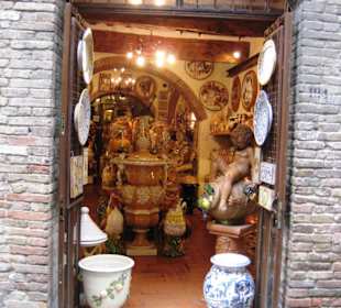 Typische Geschäfte auf den Hauptstraßen