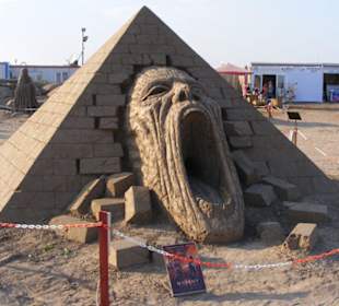 Lara Beach Antalya, Sandland