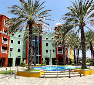 Impressionen aus der Renaissance Shopping Mall