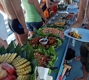 Mittagessen auf dem Schiff