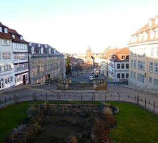 Blick vom Schloss auf das Rathaus