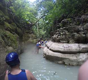 Mittendrin im Dschungel "Damajaqua