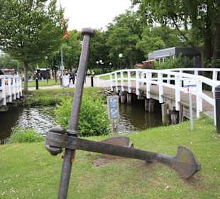 Brücke und Anker im Kurpark