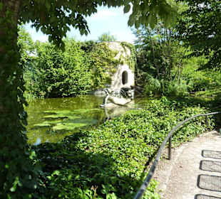 Zoo Teich mit Wasserspiel