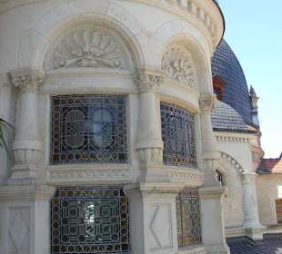 Kunstvoll verzierte Fenster