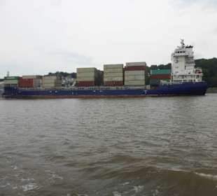 In Hamburg auf der Elbe