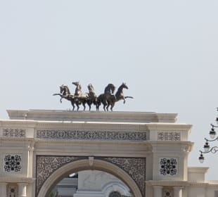 Einfahrt Sheikh Palast Dubai 