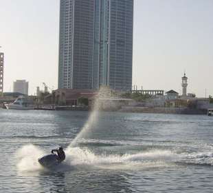 Jetski im Manar Mall-Park 