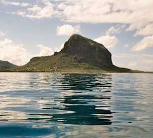 Le Morne vom Boot aus gesehen