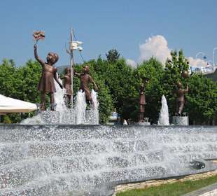 Riesiger Springbrunnen