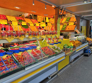 Rundgang durch die Markthalle am Carlsplatz