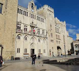 Ecke Kathedrale,Hotel de Ville und unten Via Domit