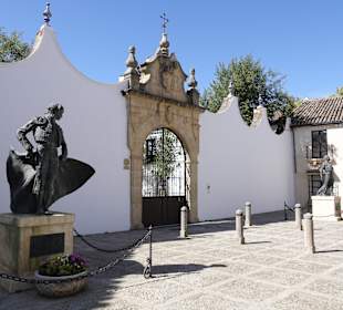 Vor der Stierkampfarena