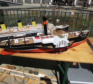 Modelle der Raddampfer
