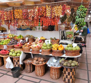 Rundgang durch die Markthalle von Funchal