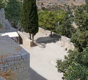 Blick auf den Vorplatz