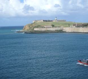 Blick vom Meer auf die Festung