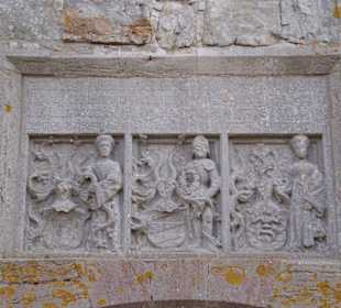 Glimmingehus - Relief über Eingang des Haupthauses