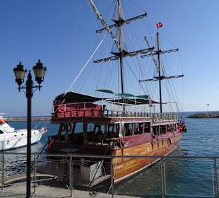 Im Hafen von Side, Bootsanbieter