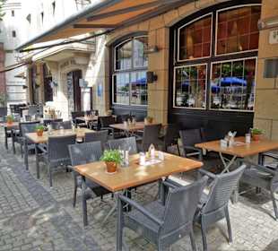 Außenplätze des Gasthauses Im Goldenen Ring